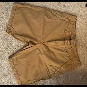 Men’s khaki shorts